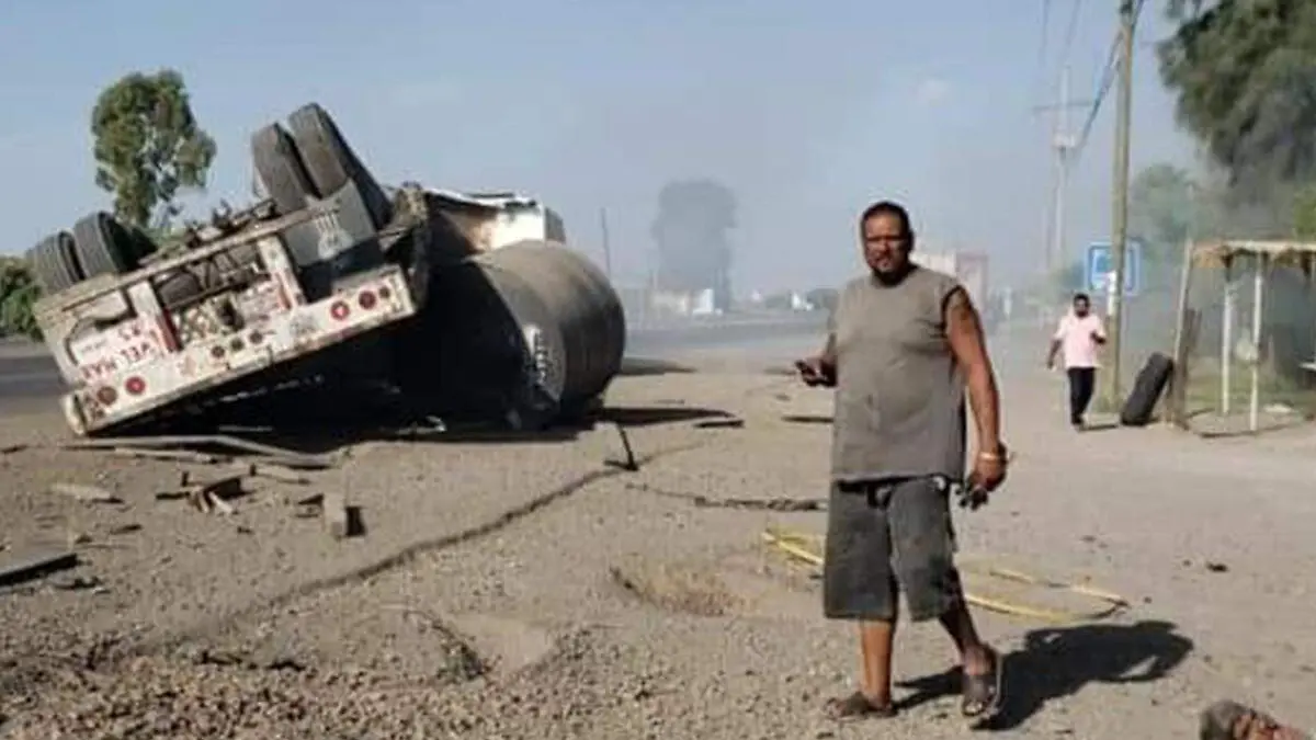 05 ok Tráiler se vuelca en la Torreón1